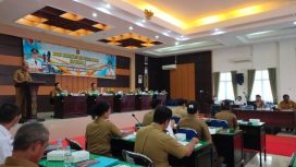 SAMBUTAN - Sekda Katingan, Pransang, S.Sos membuka Rakordal Pelaksanaan Perencanaan Pembangunan Kabupaten Katingan Triwulan IV Tahun 2022, di Aula Kantor Bappelitbang setempat, Selasa (10/01/2023). (FOTO: IST)