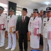USAI DILANTIK - Bupati Katingan Sakariyas, SE bersama empat Penjabat Kepala Desa di Wilayah Kecamatan Katingan Tengah yang baru dilantik, Kamis (19/01/2023). (FOTO: IST)
