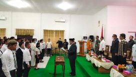 PELANTIKAN - Wakil Bupati Katingan Sunardi N.T Litang menghadiri kegiatan Pengambilan Sumpah Janji dan Bimtek PPK pada Pemilu Tahun 2024 se-Kabupaten Katingan, di Aula BPKAD setempat, Rabu (04/01/2023). (FOTO: IST)