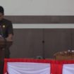 RAPAT PARIPURNA -   Waket I DPRD Kabupaten Gumas, Binartha membacakan laporan reses anggota DPRD dapil II pada rapat Paripurna I masa persidangan II Tahun Sidang 2023 di ruang sidang Paripurna DPRD setempat, Selasa (07/03/2023). (FOTO : IST)