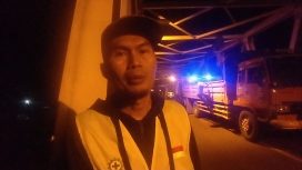 Pelaksana Lapangan Pekerjaan Lantai Jembatan, Tatang.