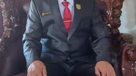 FOTO : Ketua DPRD Akerman G Sahidar