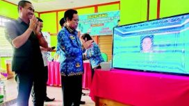 Foto: Sakariyas, Bupati Katingan, saat launching aplikasi IKD di Dukcapil Katingan.
