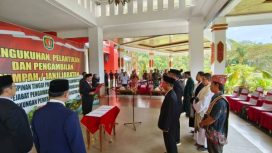 Bupati Katingan Sakariyas saat melantik beberapa pejabat dilingkup Pemda Katingan