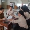 Foto : Bupati Katingan Sakariyas, saat bayar Pajak Sarang Burung Walet termasuk PBB dan IMB