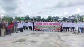 Foto: Aksi Demo Damai Masyarakat Desa Sabaung Kecamatan Marikit di Kajari Katingan