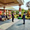 Kadis Sosial Elmon Sianturi saat lapor kepada Pj Bupati Katingan Saiful, terkait Pelaksanaan Upacara Peringatan Hari Pahlawan.