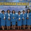 Ketua DPC PWKI Gumas Rayaniatie Djangkan (lima dari kiri) bersama jajaran pengurus DPC PWKI Gumas mengikuti Musda PWKI Kalteng ke X di Kasongan.