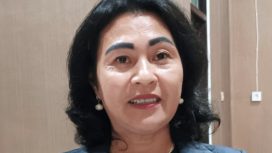 FOTO :  Anggota DPRD Gumas yang juga Ketua PGIS Gumas Pdt Rayaniatie Djangkan.