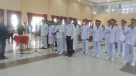 Pj Bupati Katingan Saiful saat melantik sejumlah Kepala Desa dan BPD dari 4 Kecamatan di Kabupaten Katingan. 