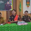FOTO : Kajari Gunung Mas Sahroni, didampingi tim Inspektorat dan para Kasinya, saat kegiatan rilis. 