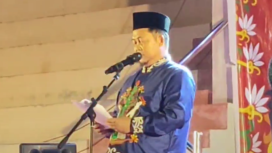 FOTO : Pj Bupati Katingan, Saiful saat menyampaikan sambutan pada acara tutup tahun 2023 dan menyambut tahun baru 2024, di lapangan Sport Center Kota Kasongan.
