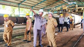 Penjabat Bupati Katingan Saiful. Saat berada di PT Bisma Darma Kencana 