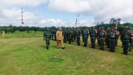 Pj Bupati Katingan Saiful. Saat memeriksa Pasukan saat Apel Pembukaan TMMD Imbangan 2024 di Desa Luwuk Kiri Kec. Tasik Payawan.