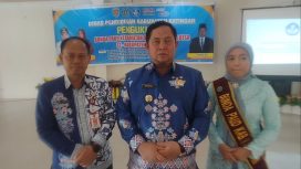 Penjabat Bupati Katingan Saiful di dampingi Kadis Pendidikan Feriso dan Bunda Paud, usai kegiatan Pengukuhan Bunda Paud Kecamatan dan Desa se-Kabupaten Katingan