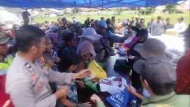 Antusias Masyarakat Kasongan saat Dinas Ketahanan Pangan dan Pertanian serta Bulog Regional Kalteng lakukan Gerakan Pasar Murah di Kasongan