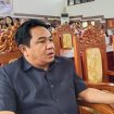 Anggota DPRD Gunung Mas Carles Prenky.