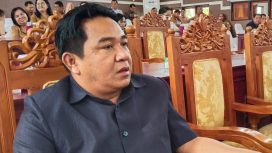 Anggota DPRD Gunung Mas Carles Prenky.