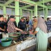 Pj Bupati Katingan Saiful saat Tinjau Harga Bapok di Pasar Pegatan Kecamatan Katingan Kuala