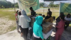 Warga Kasongan saat memanfaatkan Bazar Murah yang dilakukan Kodim 1019 Katingan