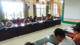 Suasana mediasi antara pihak Rusmini CS dan PT KPP yang di tengahi Pemda Katingan