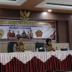 Kapolres Katingan AKBP I Gede Putu Widyana, didampingi Wakapolres Katingan Kompol Uni Subiyanti, saat pembukaan Rikmin Awal Penerimaan Anggota Polri, di aula Bhayangkara Polres Katingan. 