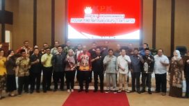 Foto. Bersama Anggota DPRD, Tim Anggaran Pemerintah Daerah dan KPK-RI di Ruang Rapat Paripurna DPRD Katingan.