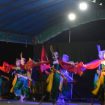 Salah satu tarian adat yang diselengarakan oleh sanggar Tari Dandang Tingang di taman Kota Kurun, Sabtu (27/04/2024) malam.
