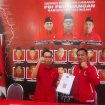 Marwan Susanto Bendahara DPC PDI -P menerima Berkas Pendaftaran Bakal Valon Bupati Katingan. Sakariyas. 