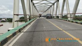 FOTO : Jembatan Sei Katingan, Kabupaten Katingan.