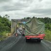 Tampak Jembatan di daerah Desa Karitak yang rusak dan sebabkan antrian cukup panjang, Kamis (02/5/2024) kemarin.