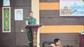 Dandim 1019/Ktg. Letkol Inf. Anggun Wuriyanto saat menyampaikan sambutan pada acara Sosialisasi Peningkatan Peran Serta Masyarakat Desa terhadap Mitigasi dan Adaptasi Dampak Perubahan Iklim Dalam Ketahanan Masyarakat Provinsi Kalimantan Tengah Tahun 2024. (Kamis, 06/6).