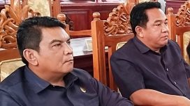 Anggota DPRD Gunung Mas H Rahmansyah dan Carles Prenky