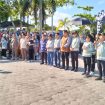 Pj Bupati Gunung Mas Herson Bartel Aden bersama Forkopimda sedang melepaskan para peserta pawai pembangunan di Taman Kota Kurun, Senin (18/06/2024).
