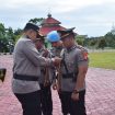 Kapolres Gumas AKBP Theodorus Priyo Santosa saat memimpin sertijab Kapolsek Manuhing di Mapolres Gumas, Kamis (11/07/2024).