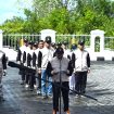 Kepala Disdikpora Kabupaten Gumas, Aprianto saat melaporkan kegiatan kepada Pj Bupati Herson B Aden saat pelepasan kontingen di rujab bupati setempat, belum lama ini.