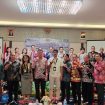 Sekda Gumas Richard FL berfose bersama jajaran kepala OPD usai rapat di kota Palangka Raya, belum lama ini.