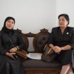 Anggota DPRD Gumas Sahriah dan Lily Rusnikasi