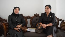 Anggota DPRD Gumas Sahriah dan Lily Rusnikasi