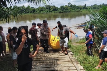 Geger ! Ditemukan Mayat Mengapung Pingir Sungai Katingan