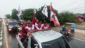 Ribuan Pendukung Antar Sakariyas & Endang Susilawati daftar di KPU sebagai calon Bupati dan Wakil Bupati Katingan 