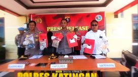 Kapolres Katingan AKBP Chandra Ismawanto di Dampingi Kasatresnarkoba dan Kasihumas saat Press Release Kasus Narkoba 