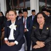Wakil Ketua Sementara DPRD Gumas Nomi Aprilia (satu kiri).