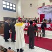 Tiga unsur Pimpinan di DPRD Gumas saat sedang diambil sumpah janjinya di gedung dewan setempat, Rabu (30/10/2024).