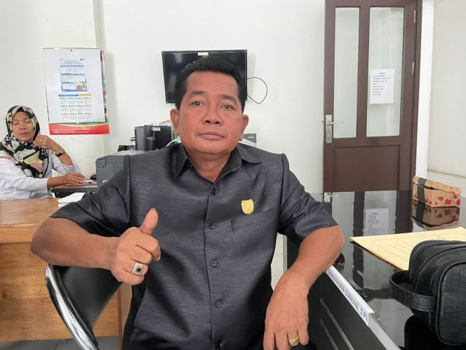 
					Anggota DPRD Gunung Mas Selsius Aprianus