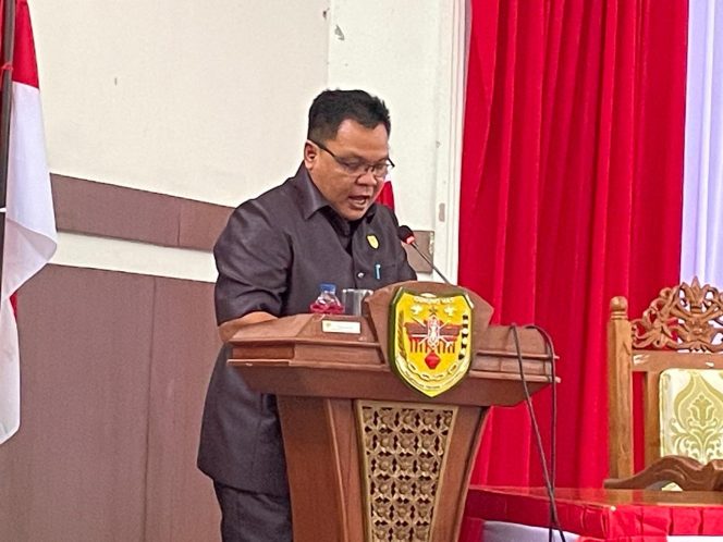 
					Anggota DPRD Gunung Mas Darwinson Concon