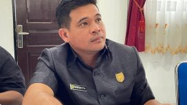 Anggota DPRD Gunung Mas Doni Saputra bersama koleganya saat mengikuti kegiatan rapat dewan, belum lama ini.