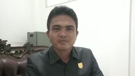 FOTO : Ketua DPRD Gumas Binartha