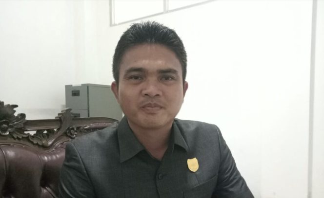 
					FOTO : Ketua DPRD Gumas Binartha