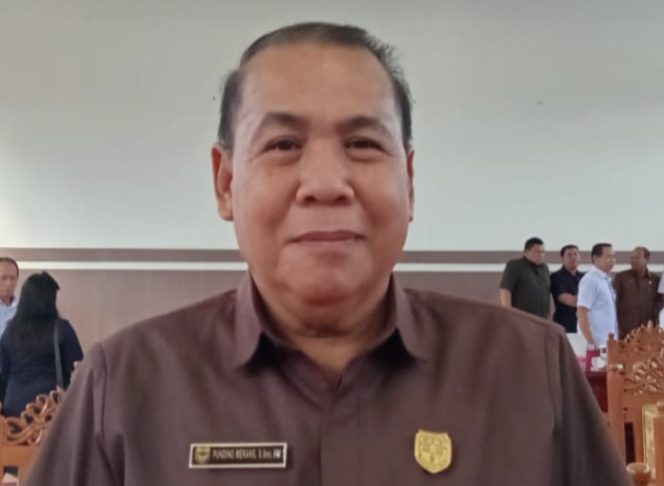
					FOTO : Anggota DPRD Gumas Punding S.Merang.